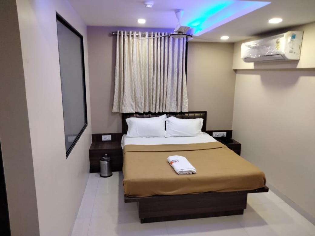Sun Inn Residency Kalyān Esterno foto